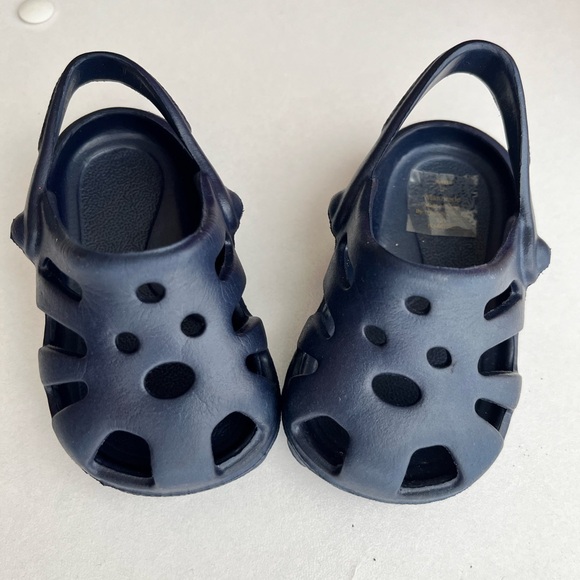 Crown & Ivy Navy Clogs for Baby Size 2 (3-6M) - Picture 1 of 3